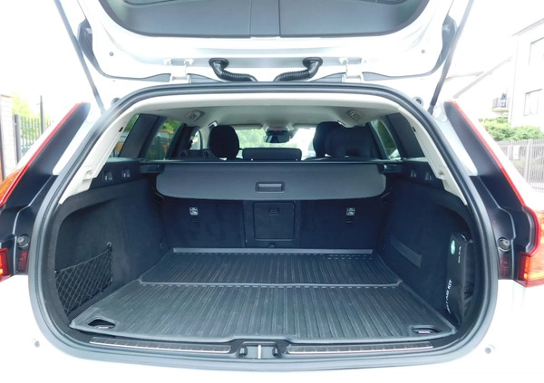 Volvo V60 cena 72222 przebieg: 197000, rok produkcji 2019 z Siewierz małe 16